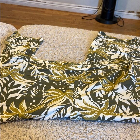 Old Navy Green and White Leaf Print Pants - Picture 1 of 7